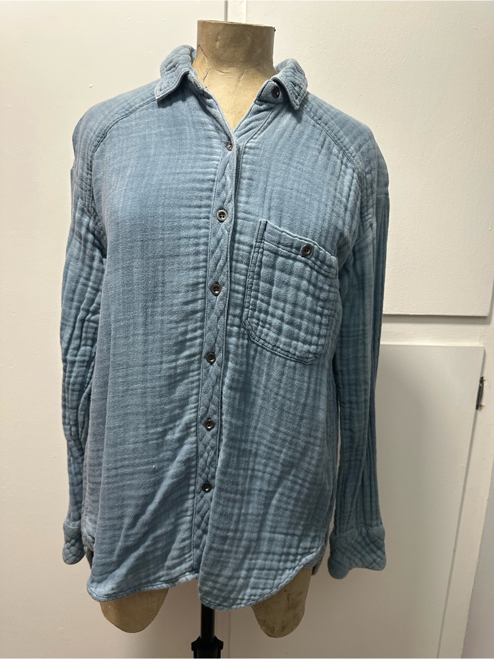 Free People Turn it Around Light Blue Button-Up Shirt Sz. XS